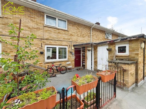 View Full Details for Manitoba Road, Leicester, Leicester City, LE1 2FT