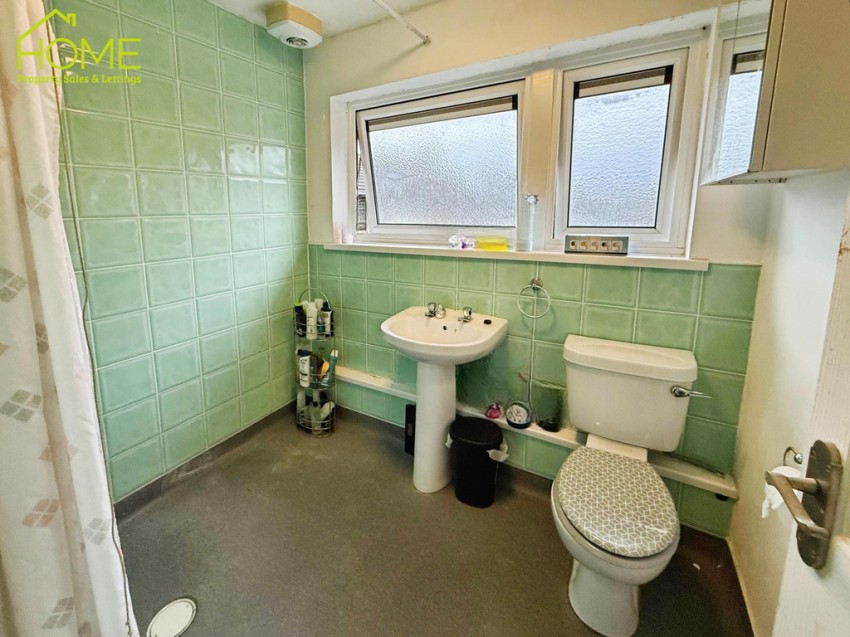 Images for 4 Radcot Lawns