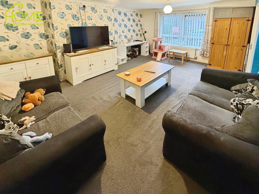 Images for 4 Radcot Lawns