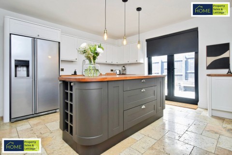 View Full Details for Walter House, High Street, Great Glen, Leicester, Leicestershire
