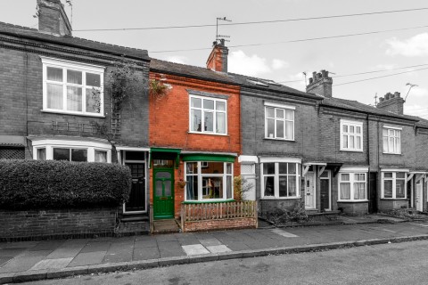 View Full Details for 8 Thurlow Road Clarendon Park Leicester LE2 1YE