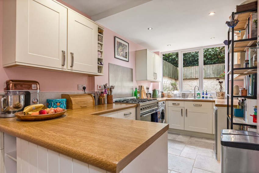 Images for 8 Thurlow Road Clarendon Park Leicester LE2 1YE