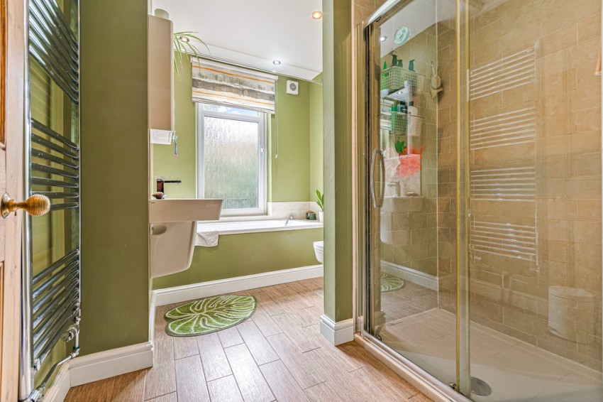 Images for 8 Thurlow Road Clarendon Park Leicester LE2 1YE