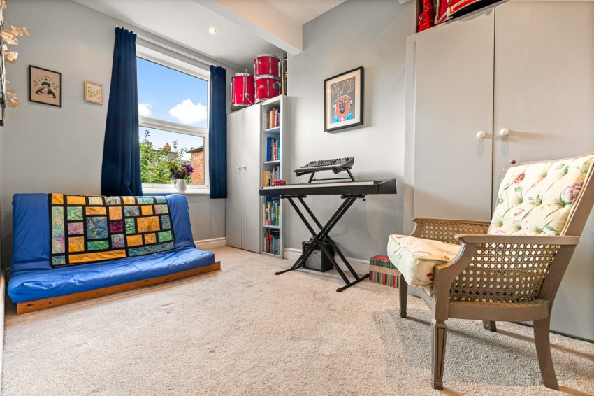 Images for 8 Thurlow Road Clarendon Park Leicester LE2 1YE