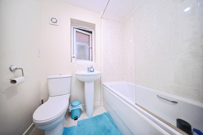 Images for 7 Wye Close, Leicester, LE4 9AZ